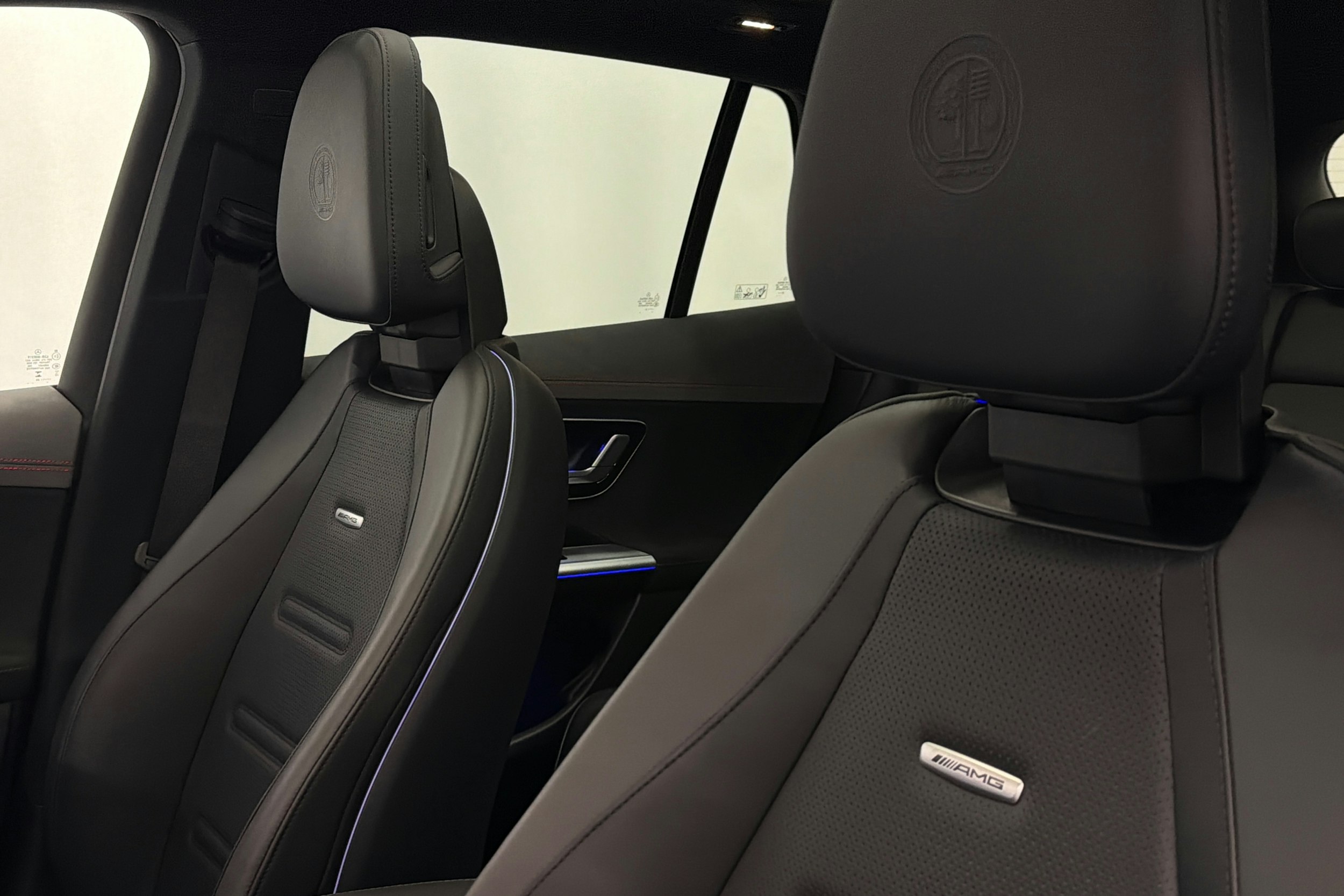 musta Mercedes-Benz EQE SUV 2023 kuva 41.