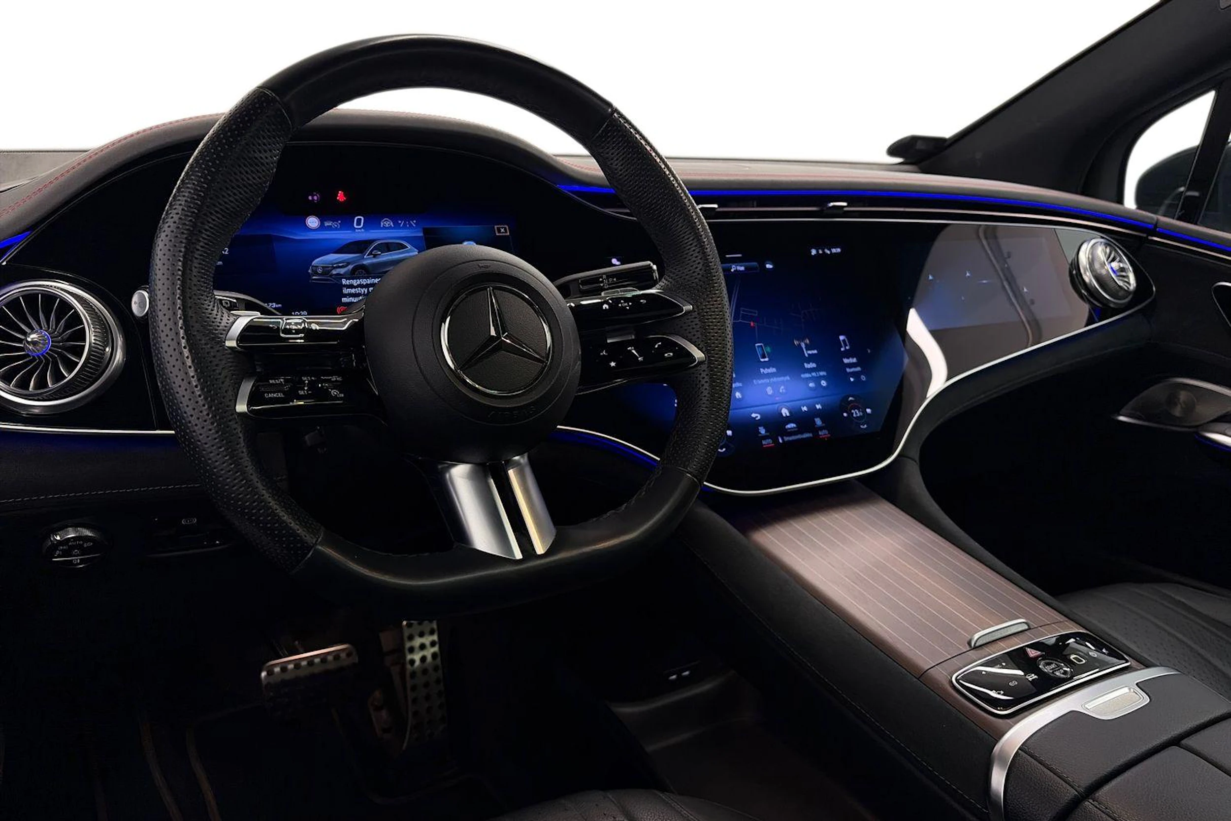 Musta Mercedes-Benz EQE SUV 2023 kuva 6.