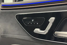 Musta Mercedes-Benz EQE SUV 2023 kuva 17.
