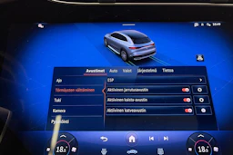 Musta Mercedes-Benz EQE SUV 2023 kuva 33.
