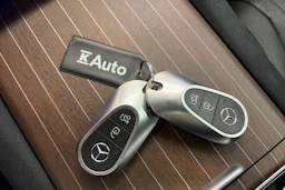 Musta Mercedes-Benz EQE SUV 2023 kuva 40.