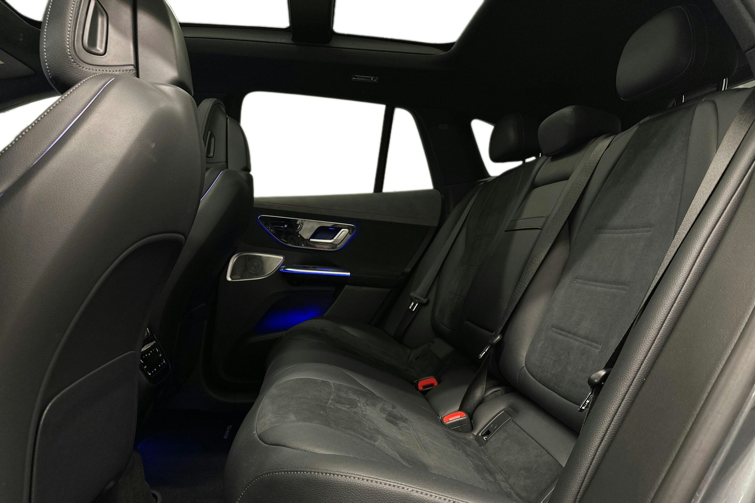 harmaa Mercedes-Benz EQE SUV 2023 kuva 8.