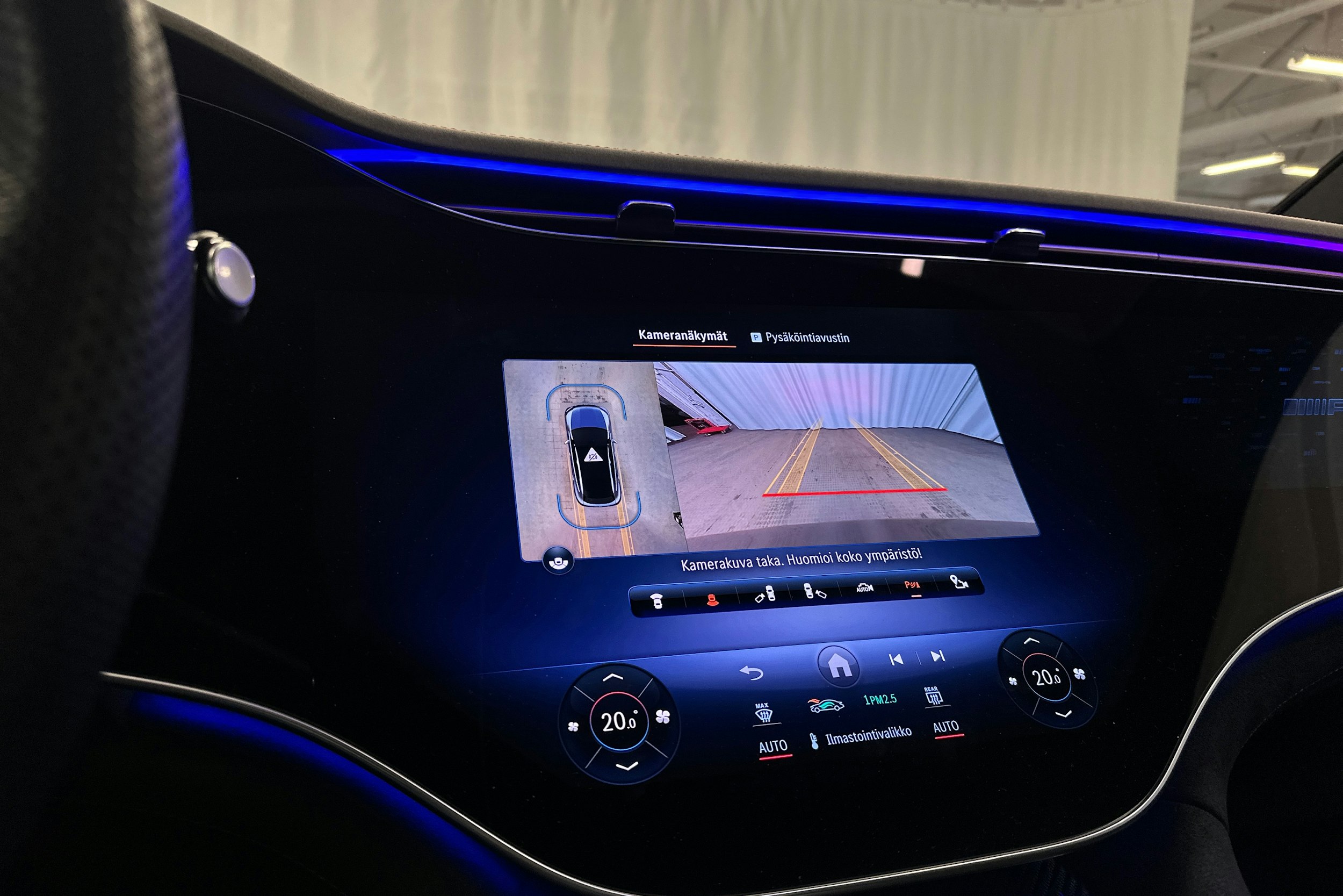 harmaa Mercedes-Benz EQE SUV 2023 kuva 15.