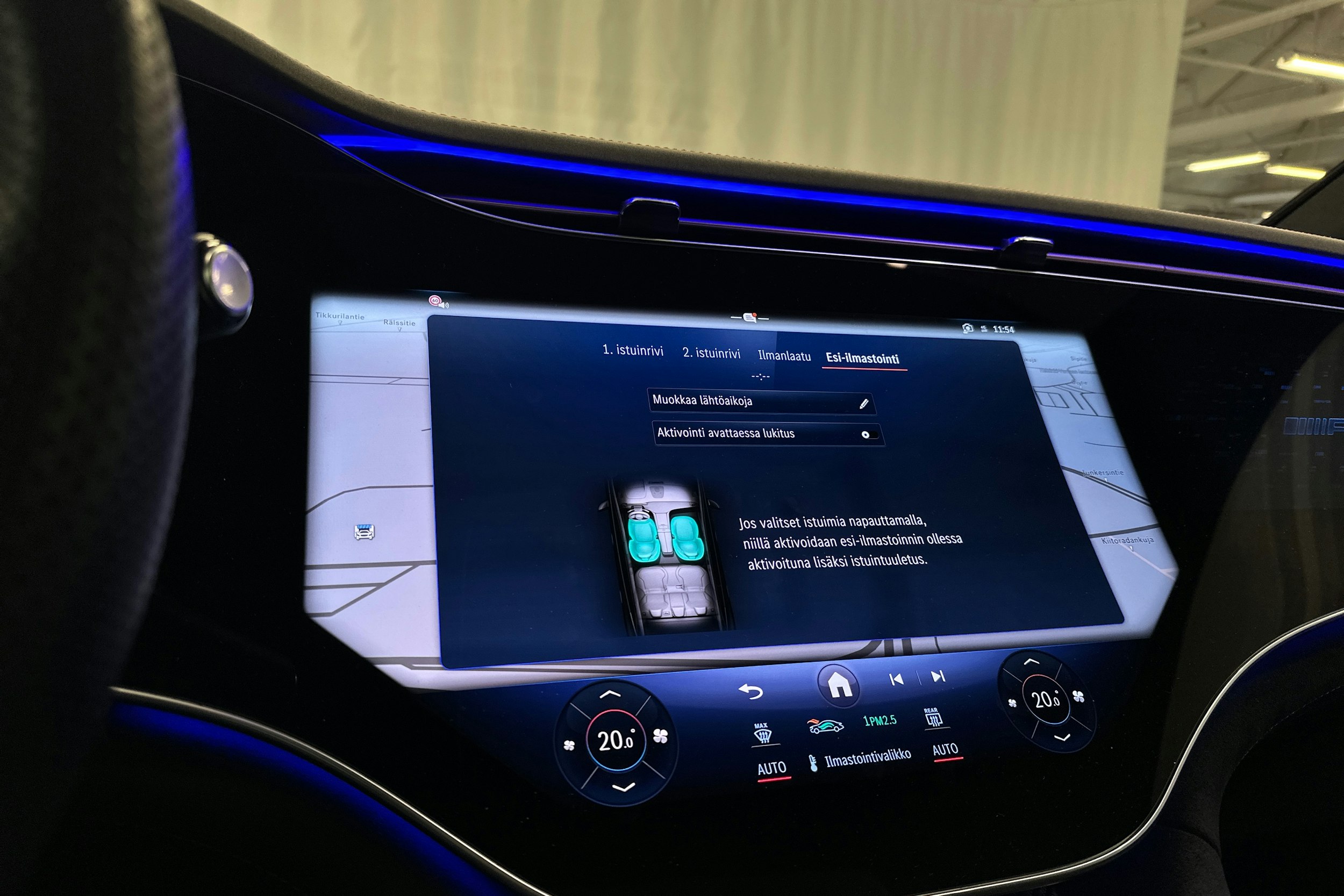 harmaa Mercedes-Benz EQE SUV 2023 kuva 18.