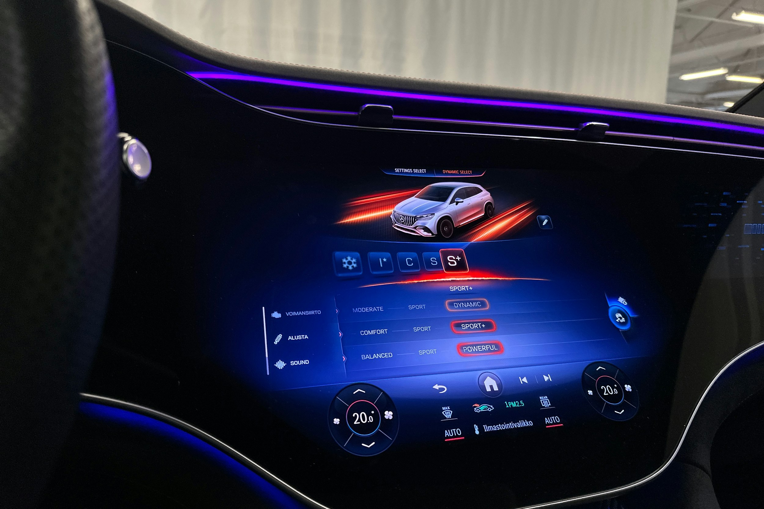 harmaa Mercedes-Benz EQE SUV 2023 kuva 19.