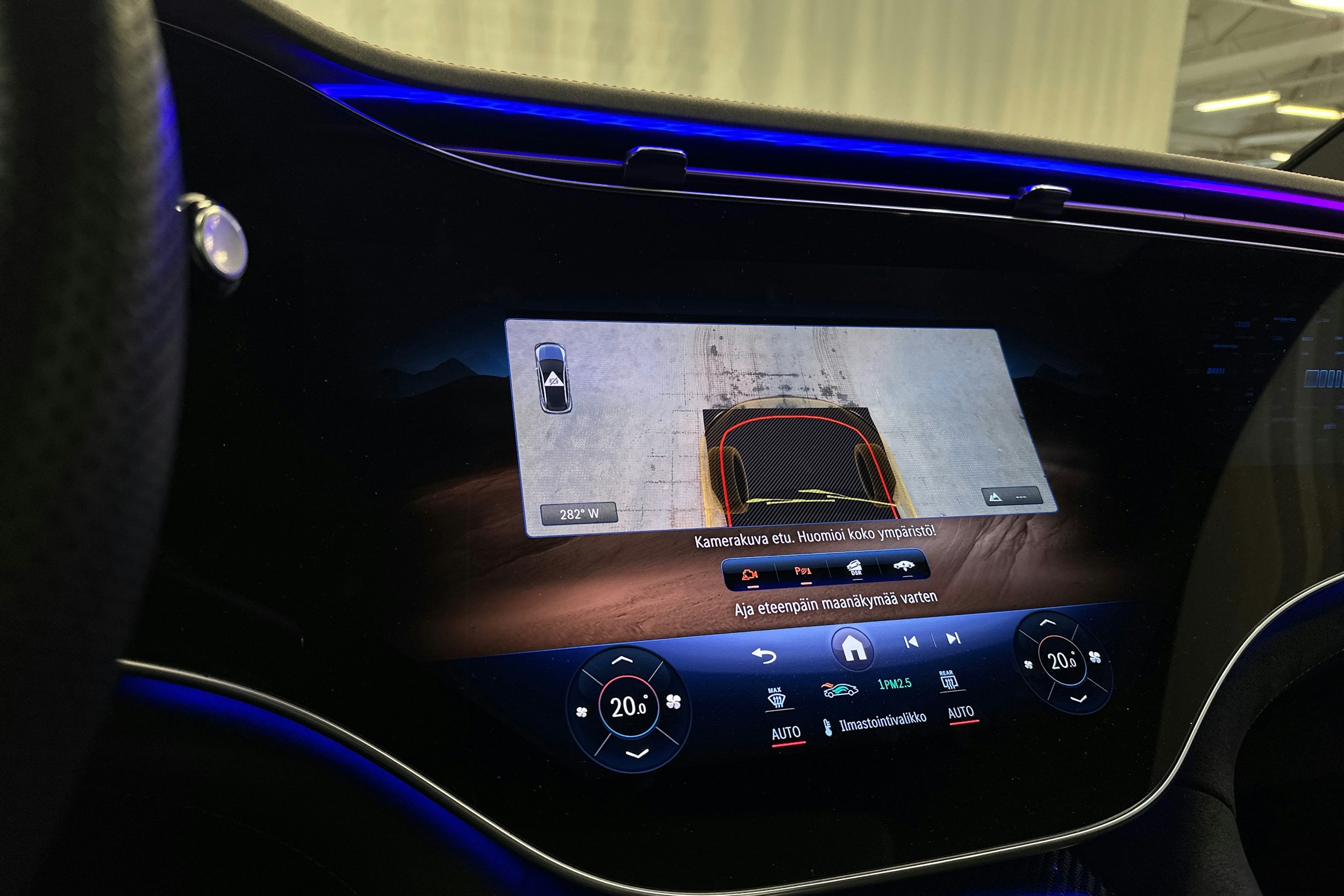 harmaa Mercedes-Benz EQE SUV 2023 kuva 25.