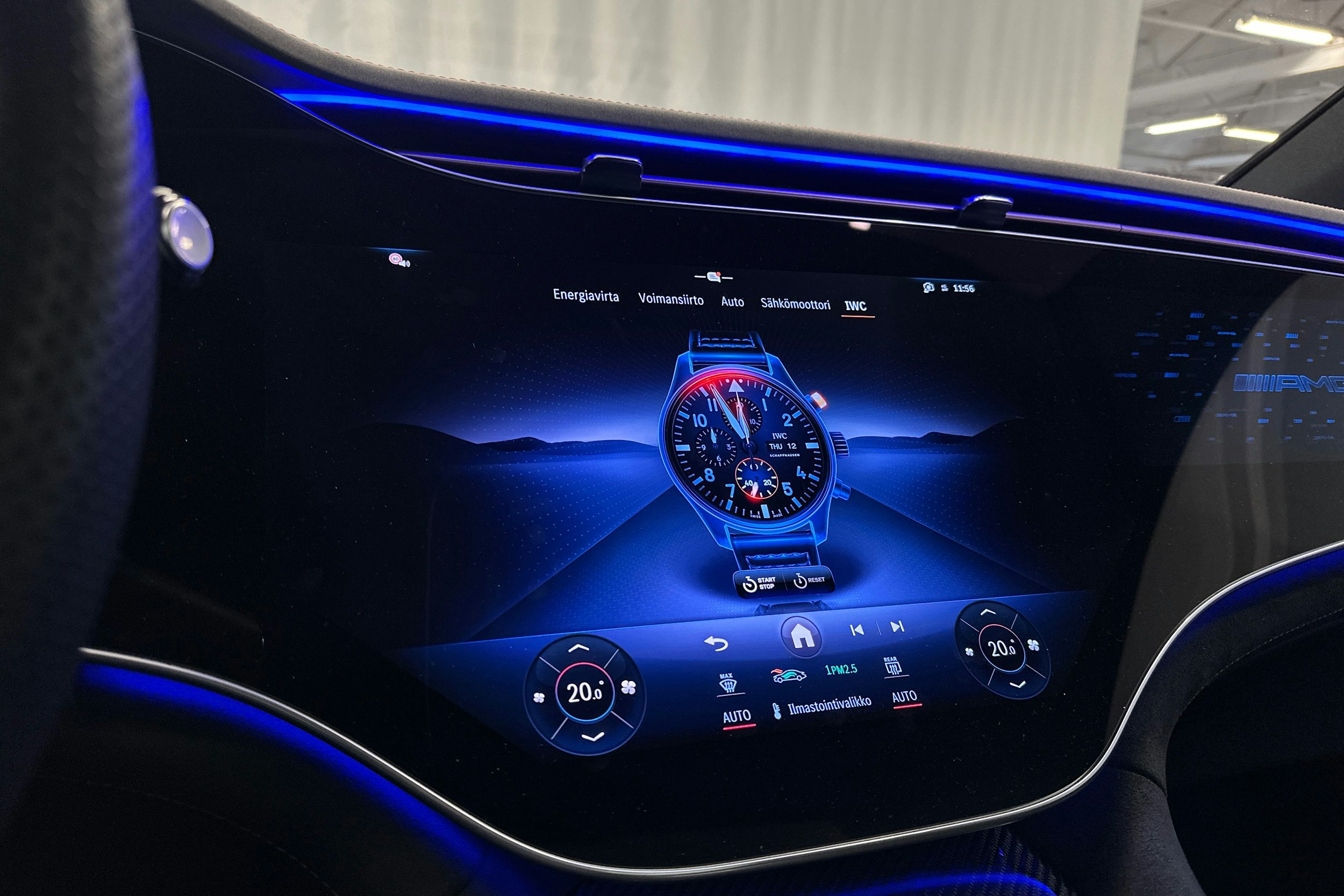 harmaa Mercedes-Benz EQE SUV 2023 kuva 26.