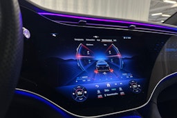 harmaa Mercedes-Benz EQE SUV 2023 kuva 27.