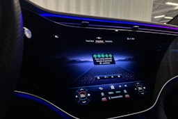 harmaa Mercedes-Benz EQE SUV 2023 kuva 28.