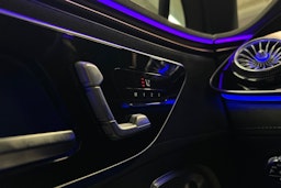 harmaa Mercedes-Benz EQE SUV 2023 kuva 31.