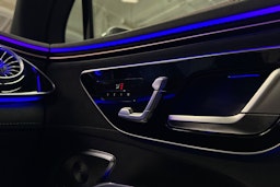 harmaa Mercedes-Benz EQE SUV 2023 kuva 32.