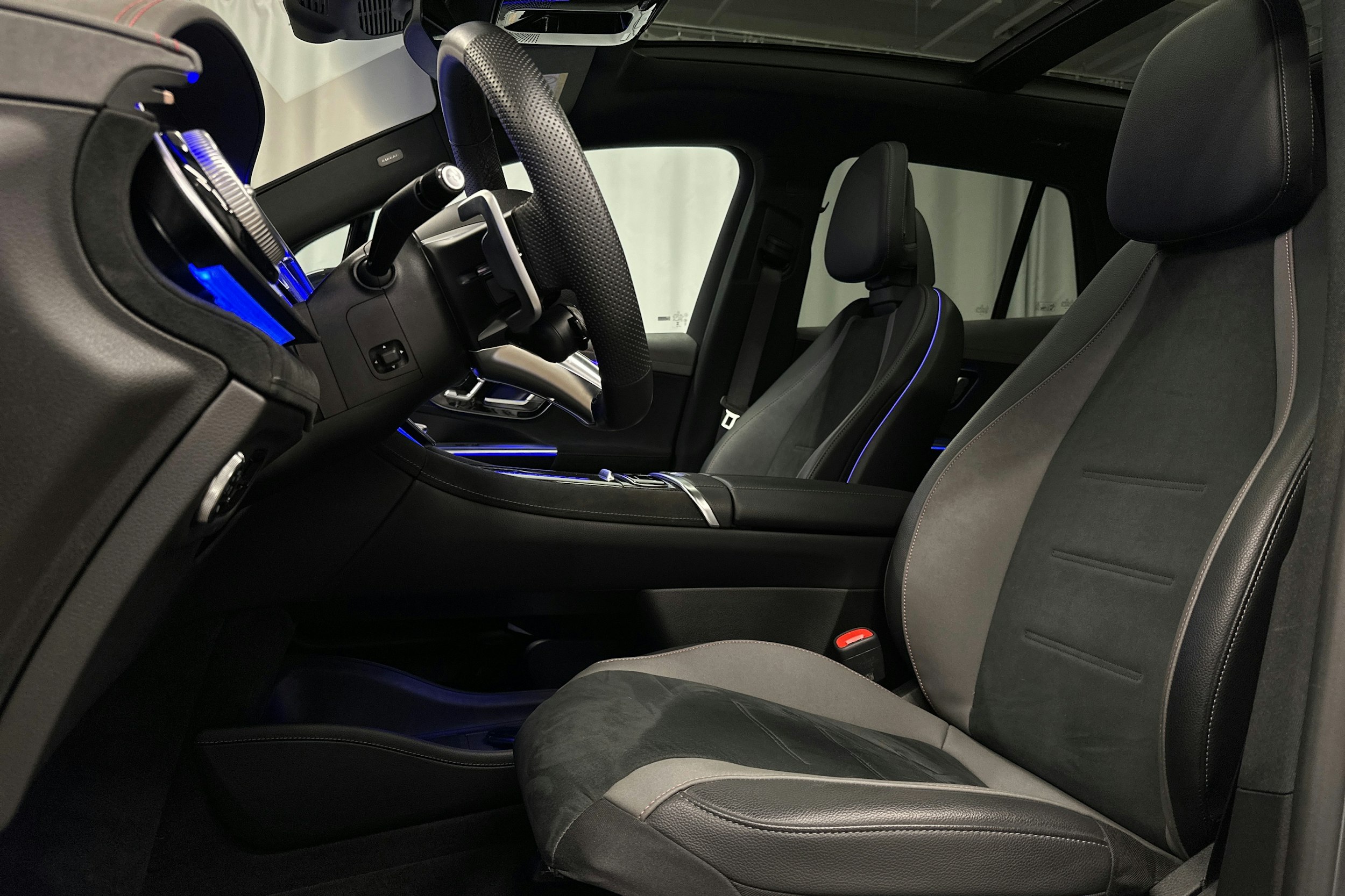 harmaa Mercedes-Benz EQE SUV 2023 kuva 34.