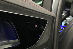 harmaa Mercedes-Benz EQE SUV 2023 kuva 37.