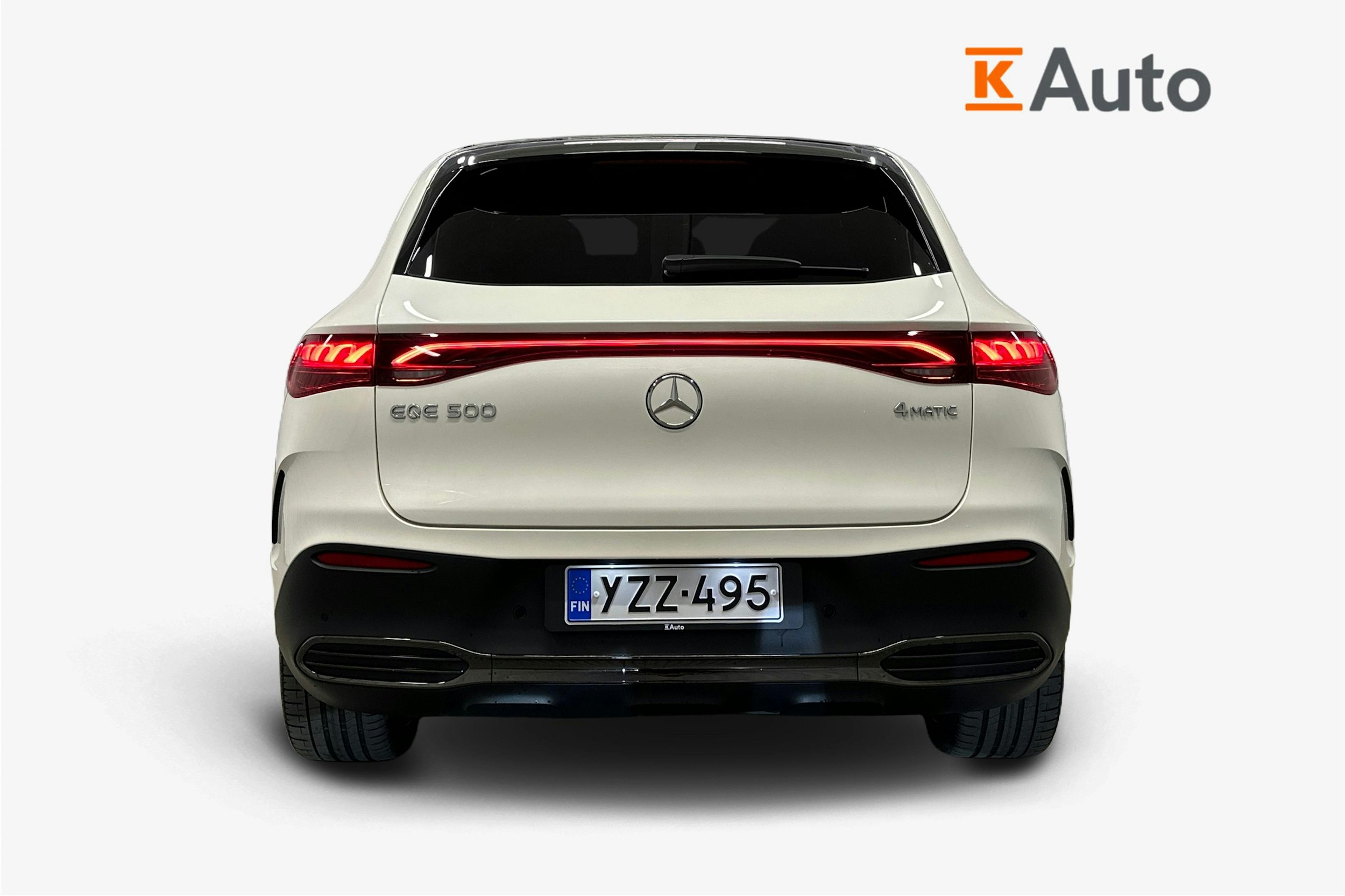 valkoinen Mercedes-Benz EQE SUV 2023 kuva 3.