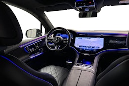 valkoinen Mercedes-Benz EQE SUV 2023 kuva 9.