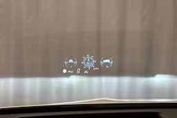 valkoinen Mercedes-Benz EQE SUV 2023 kuva 17.