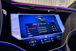 valkoinen Mercedes-Benz EQE SUV 2023 kuva 21.