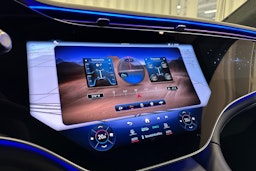 valkoinen Mercedes-Benz EQE SUV 2023 kuva 25.