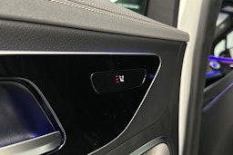 valkoinen Mercedes-Benz EQE SUV 2023 kuva 36.