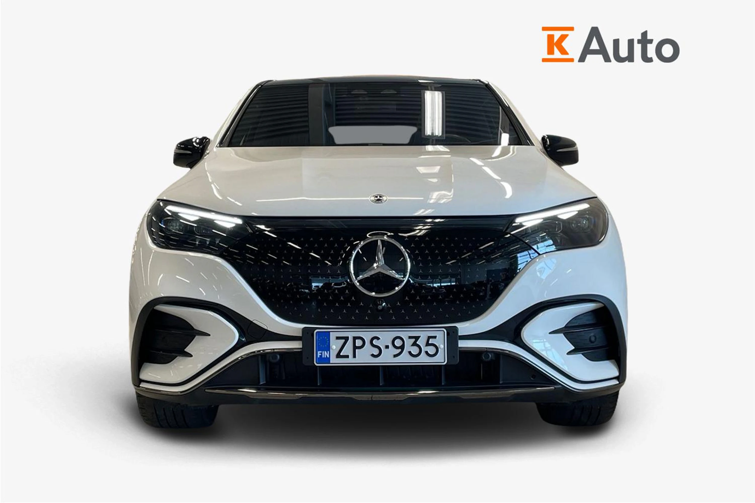 valkoinen Mercedes-Benz EQE SUV 2023 kuva 5.