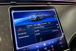 valkoinen Mercedes-Benz EQE SUV 2023 kuva 43.