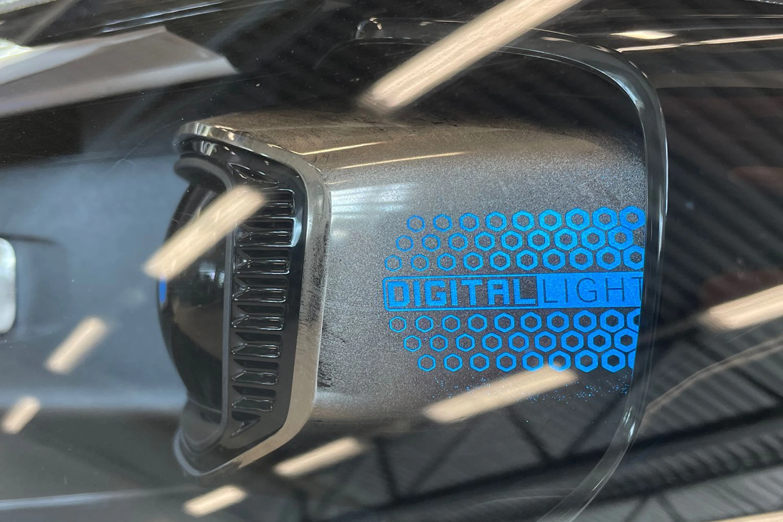 valkoinen Mercedes-Benz EQE SUV 2023 kuva 46.