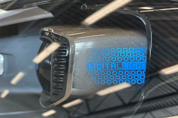 valkoinen Mercedes-Benz EQE SUV 2023 kuva 46.