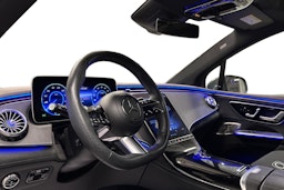 harmaa Mercedes-Benz EQE SUV 2024 kuva 3.