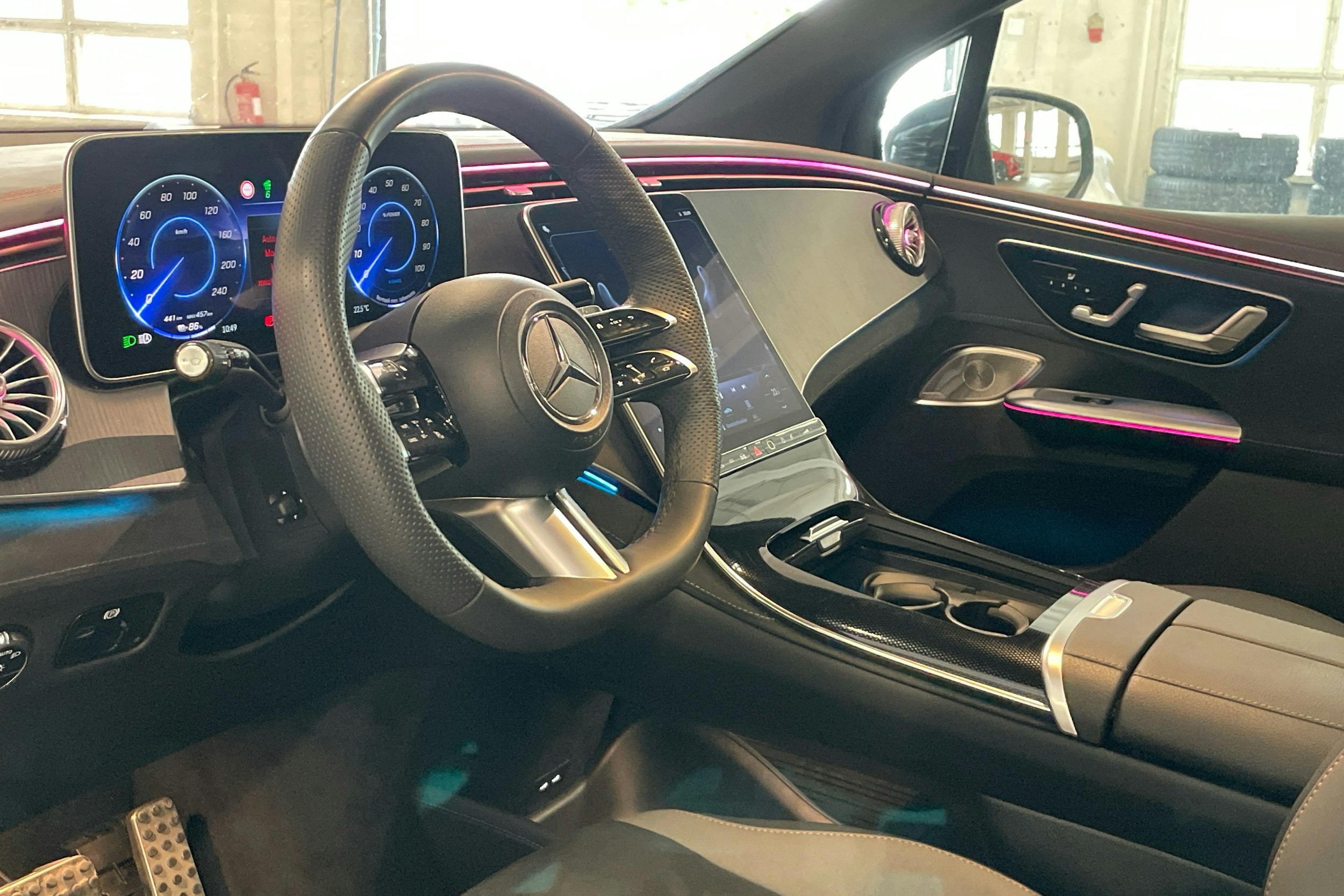 hopea Mercedes-Benz EQE SUV 2024 kuva 3.