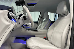 harmaa Mercedes-Benz EQE SUV 2024 kuva 27.