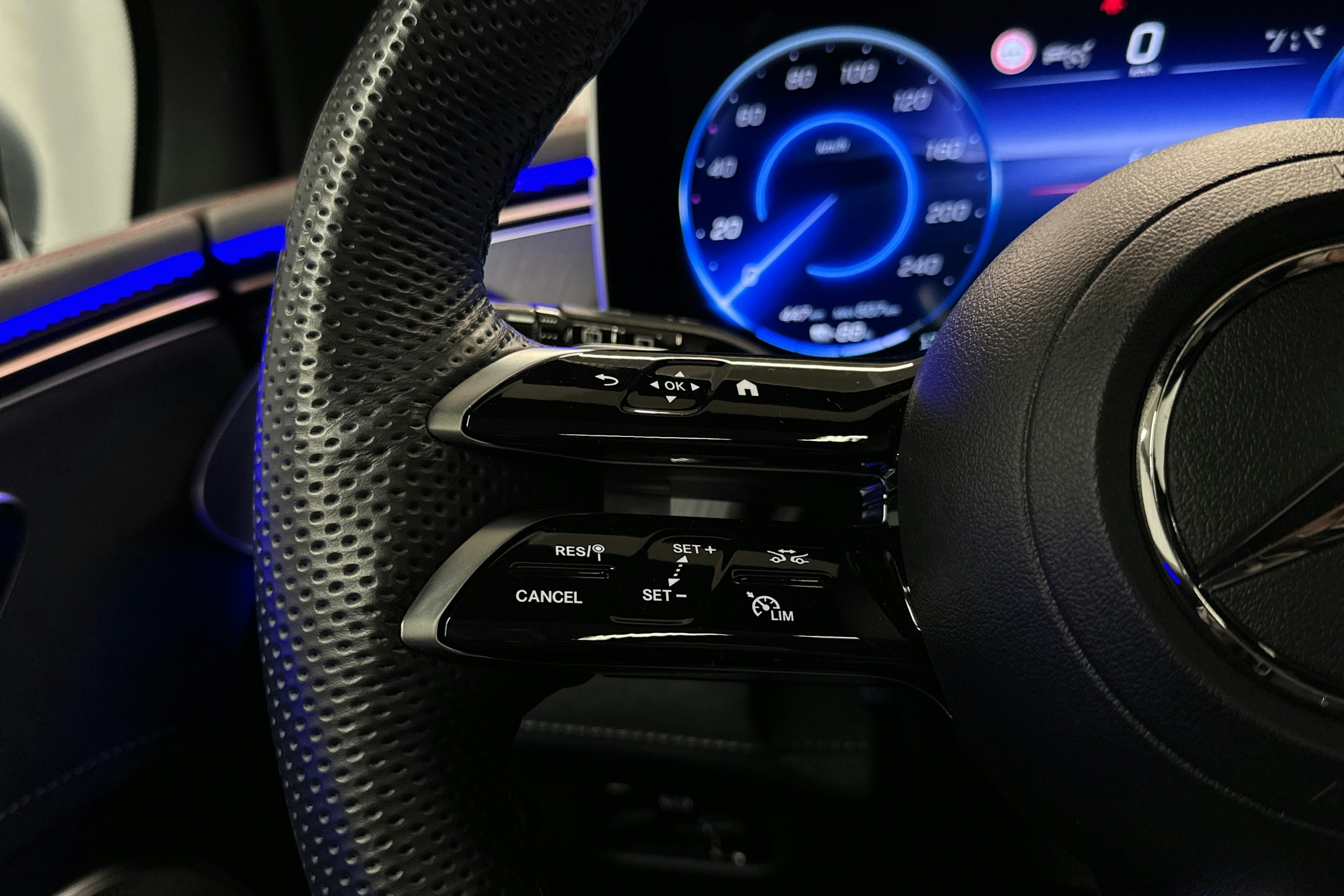 hopea Mercedes-Benz EQE SUV 2024 kuva 11.