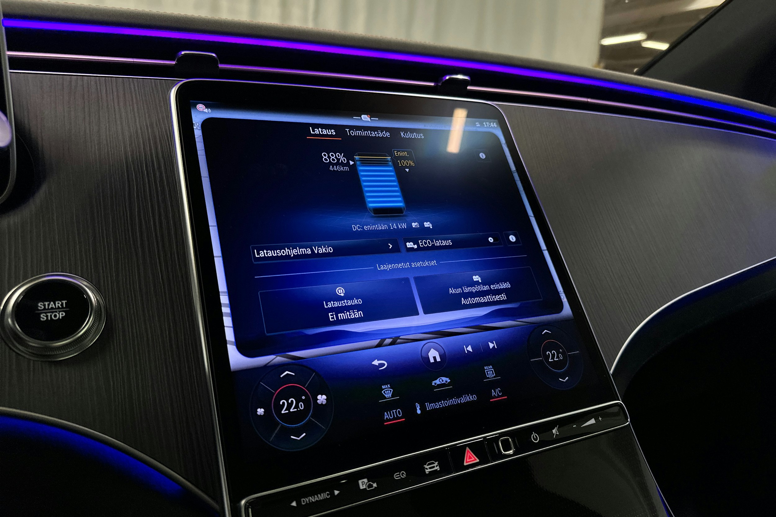 hopea Mercedes-Benz EQE SUV 2024 kuva 16.