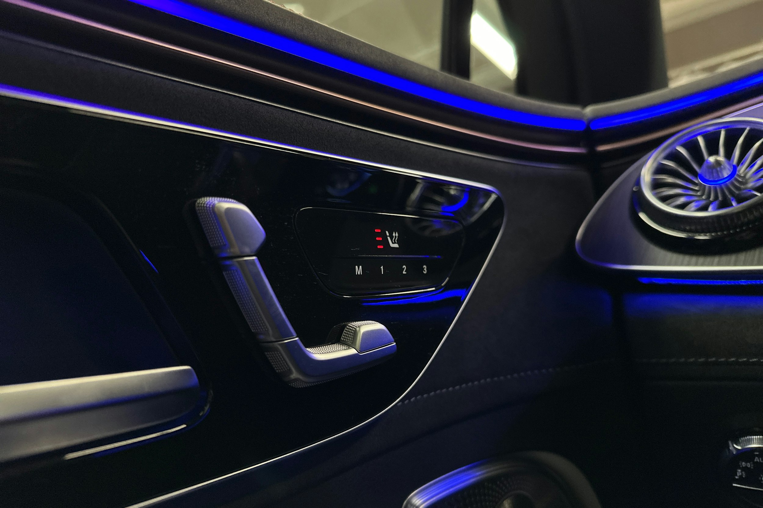 hopea Mercedes-Benz EQE SUV 2024 kuva 23.