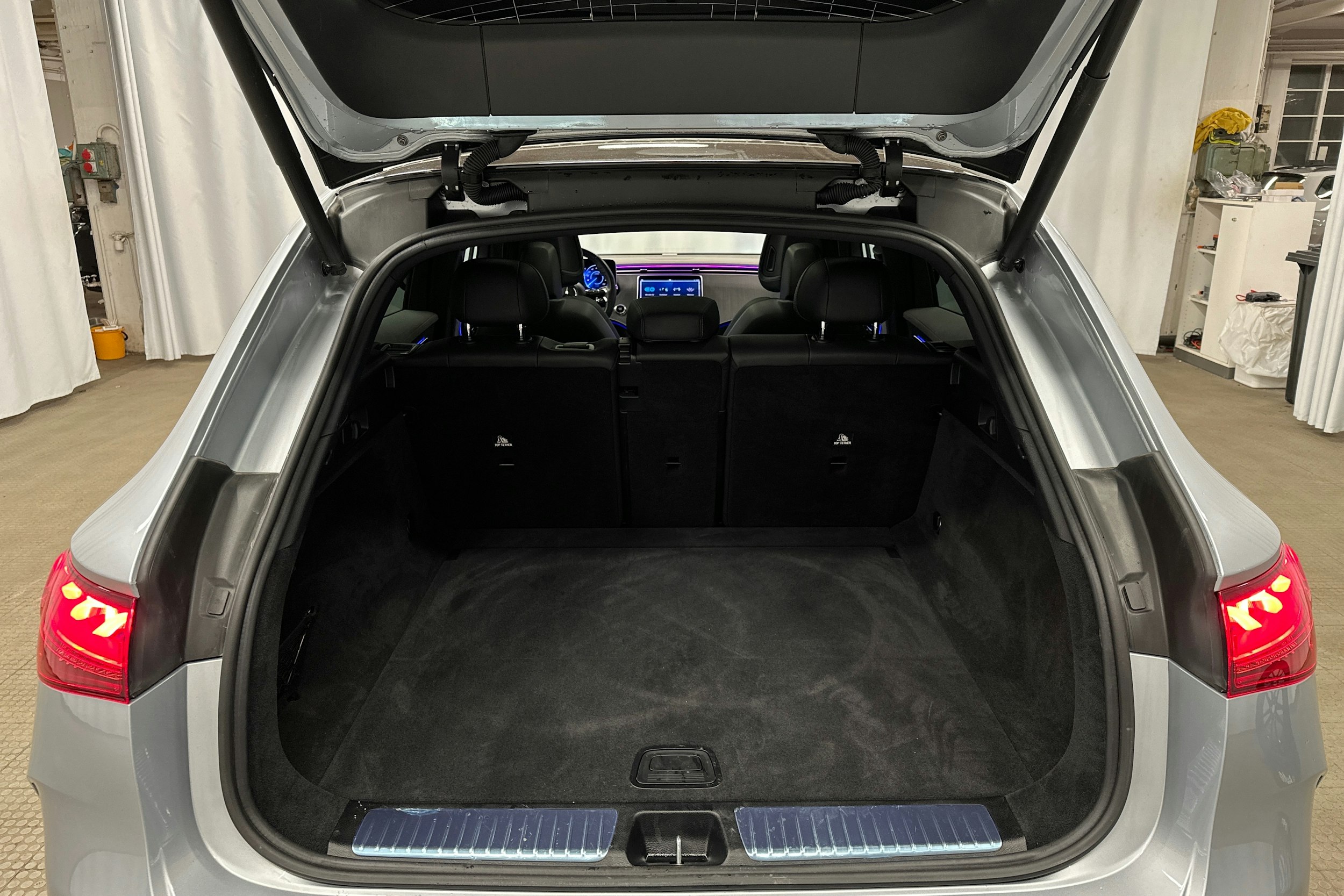 hopea Mercedes-Benz EQE SUV 2024 kuva 27.