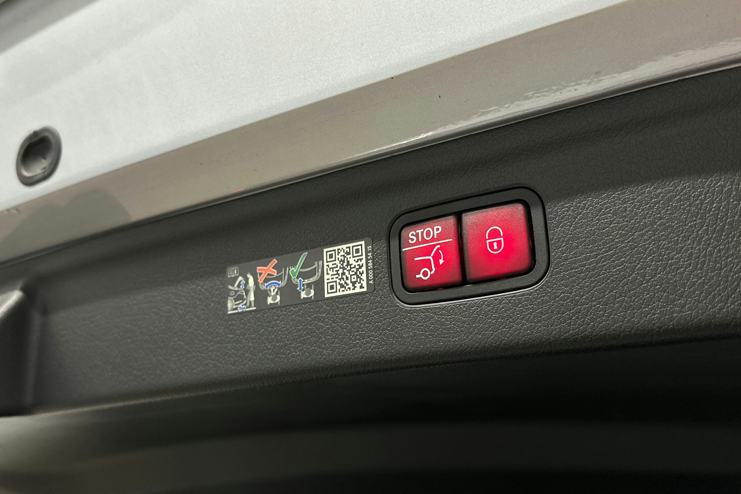 hopea Mercedes-Benz EQE SUV 2024 kuva 28.