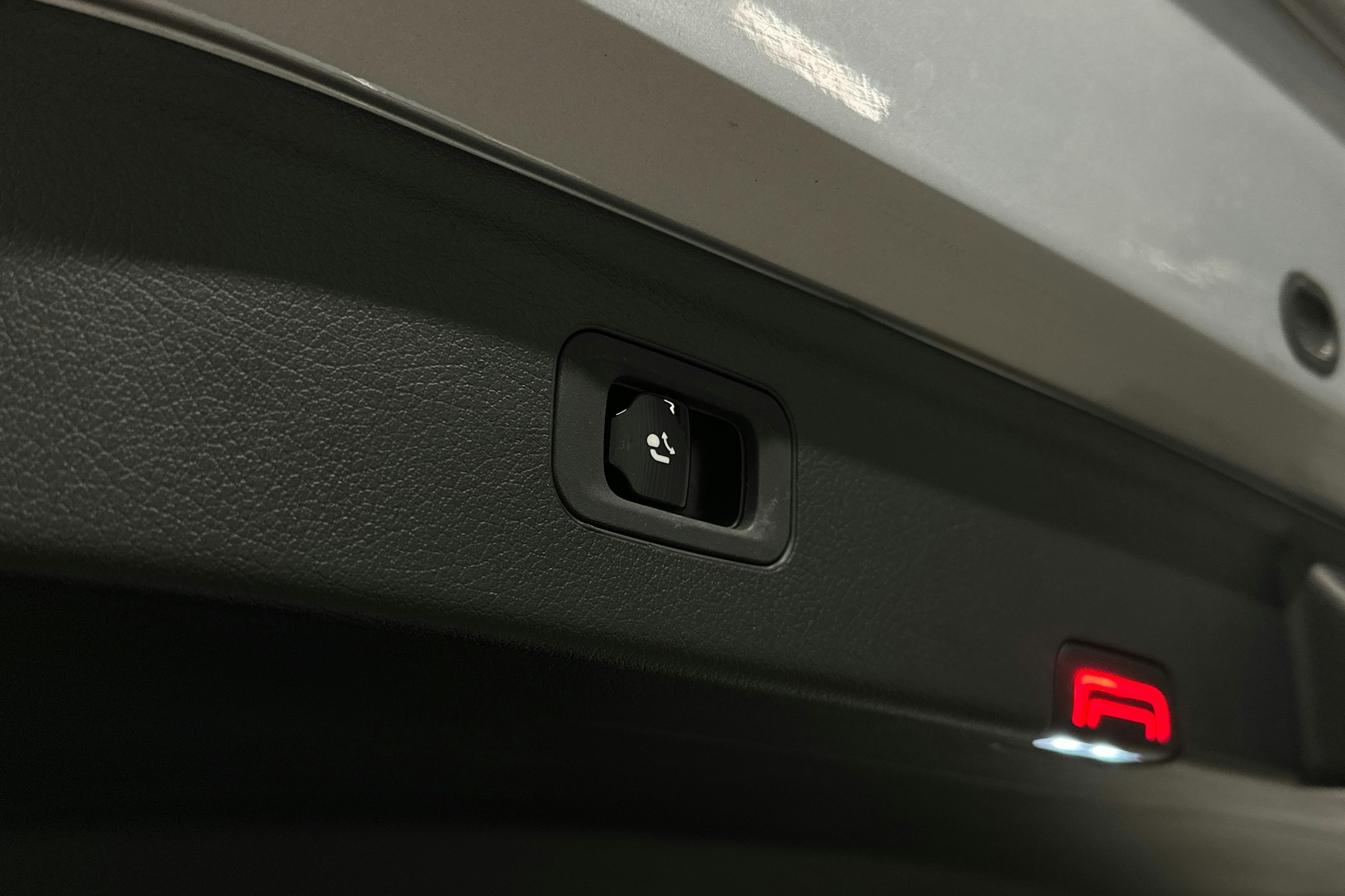 hopea Mercedes-Benz EQE SUV 2024 kuva 29.