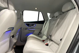 harmaa Mercedes-Benz EQE SUV 2024 kuva 11.