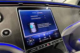 harmaa Mercedes-Benz EQE SUV 2024 kuva 20.