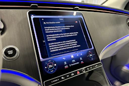 harmaa Mercedes-Benz EQE SUV 2024 kuva 21.