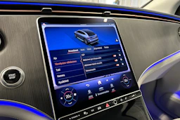 harmaa Mercedes-Benz EQE SUV 2024 kuva 22.