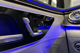 harmaa Mercedes-Benz EQE SUV 2024 kuva 25.