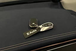 harmaa Mercedes-Benz EQE SUV 2024 kuva 31.