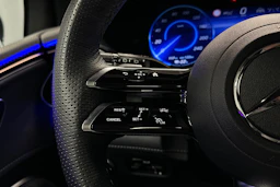 vihreä Mercedes-Benz EQE SUV 2024 kuva 15.