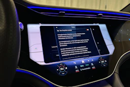 vihreä Mercedes-Benz EQE SUV 2024 kuva 31.