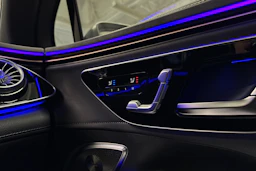 vihreä Mercedes-Benz EQE SUV 2024 kuva 33.