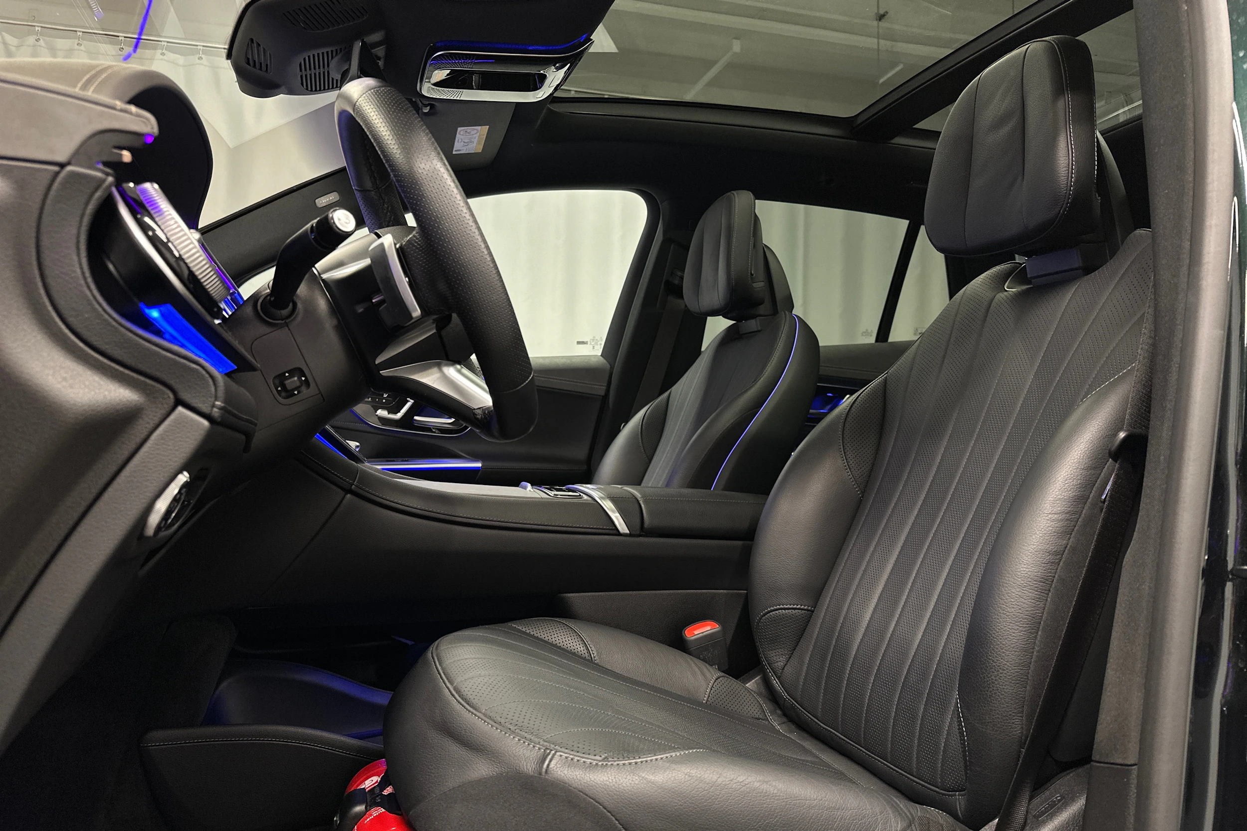 vihreä Mercedes-Benz EQE SUV 2024 kuva 36.