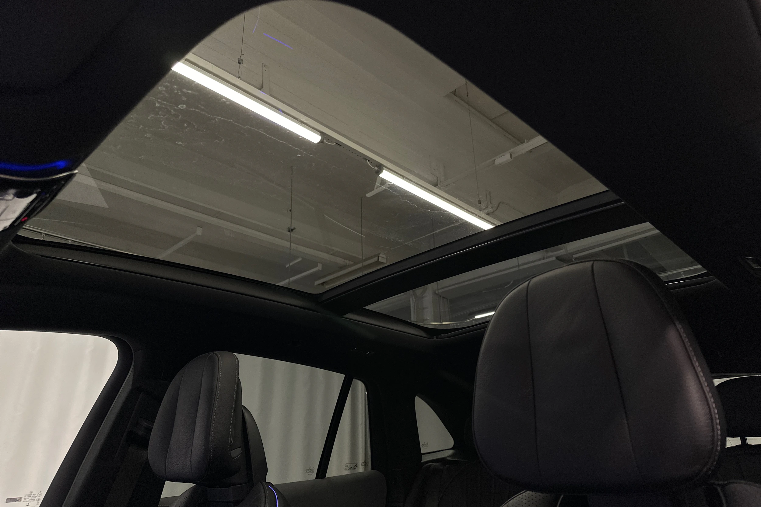 vihreä Mercedes-Benz EQE SUV 2024 kuva 37.