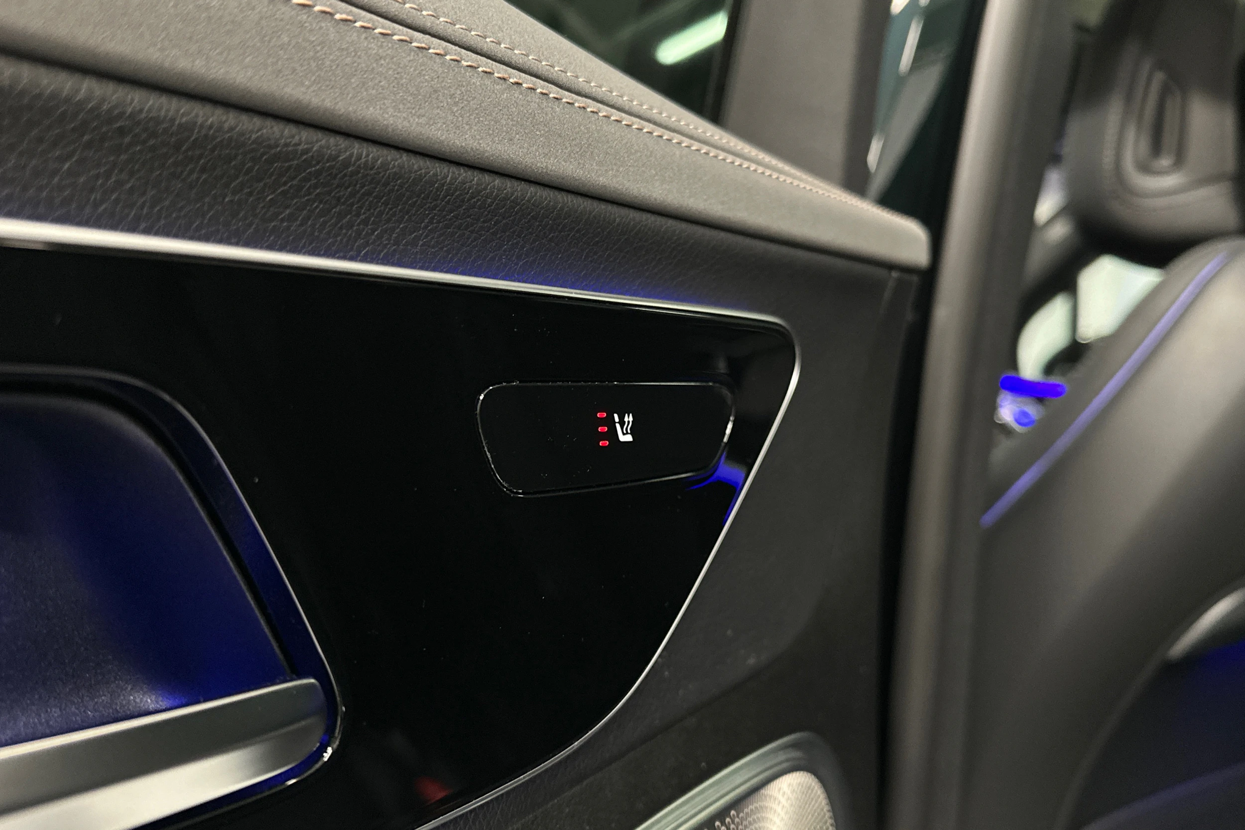 vihreä Mercedes-Benz EQE SUV 2024 kuva 38.