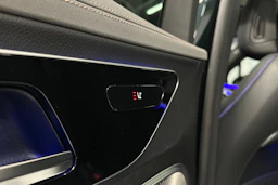 vihreä Mercedes-Benz EQE SUV 2024 kuva 38.