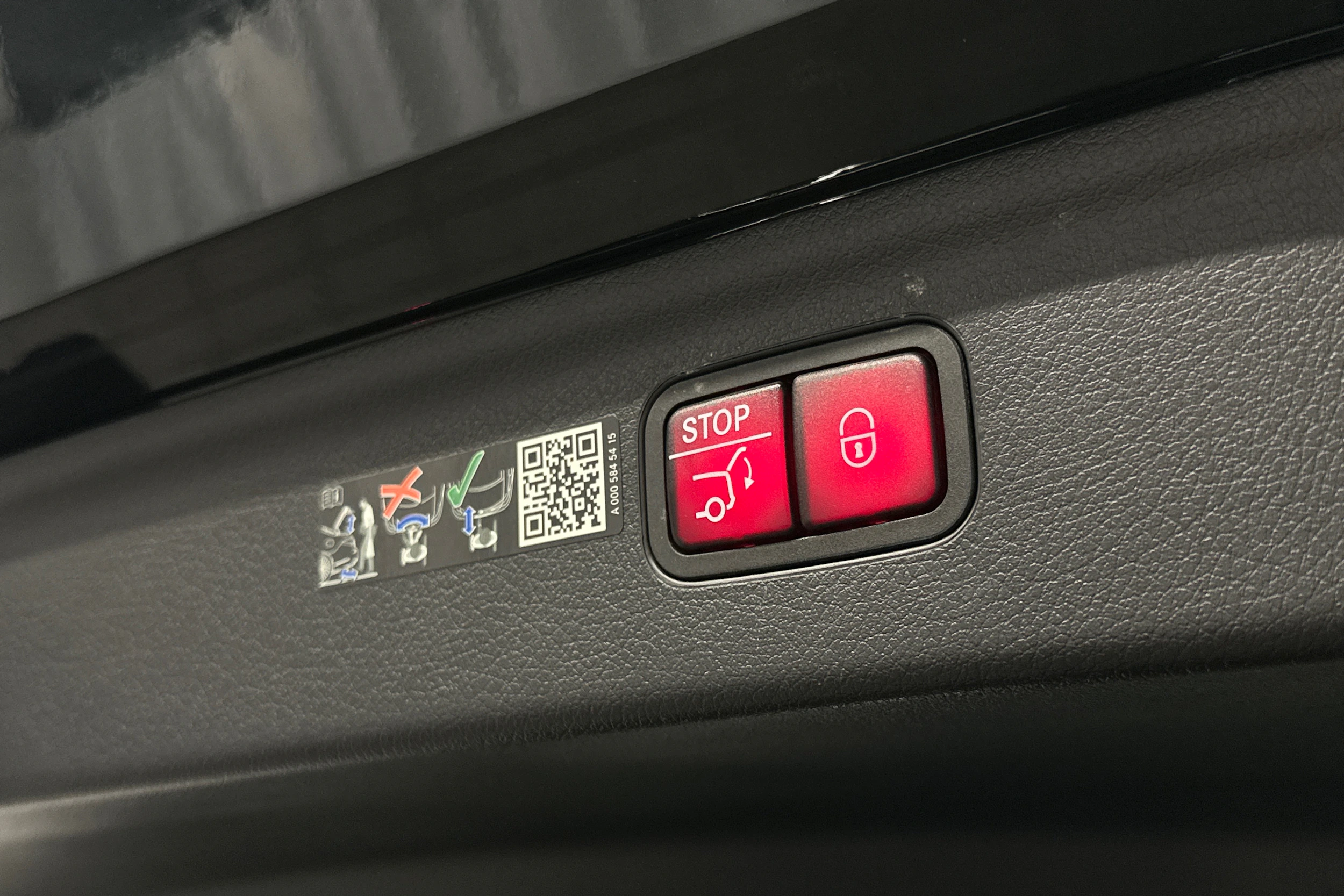 vihreä Mercedes-Benz EQE SUV 2024 kuva 41.